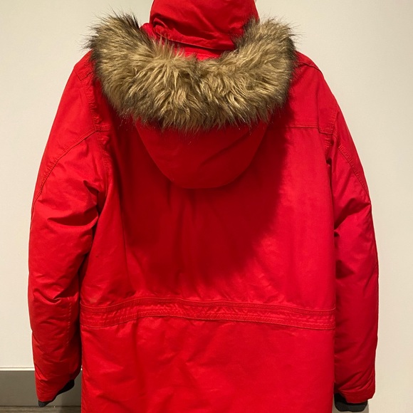 keeps you warm up to -60C (-76 °F), Water proof, Breathable, Adjustable fit. - Picture 2 of 10